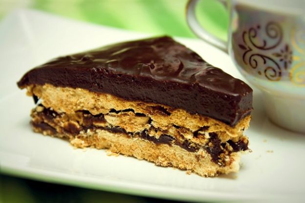 36. Torta al cioccolato con base di biscotti