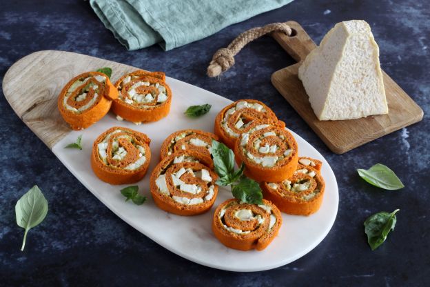 Involtini di pomodoro con formaggio di capra morbido