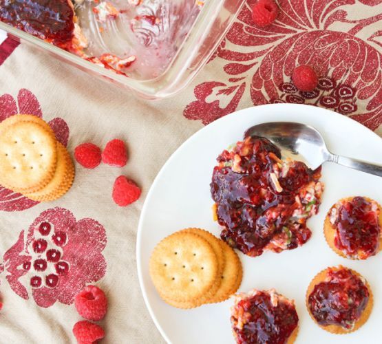 Salsa di crema di formaggio con marmellata