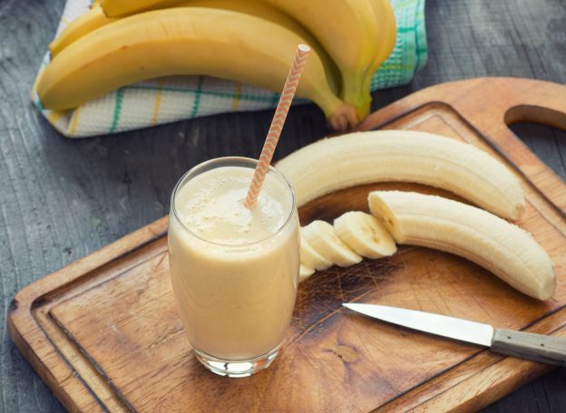 Unire il latte alle banane