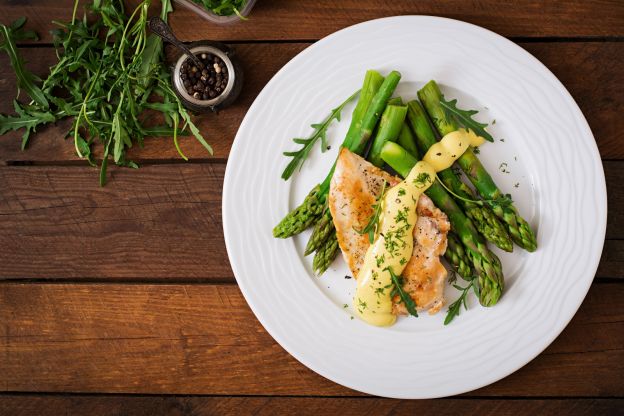 Salmone ed asparagi