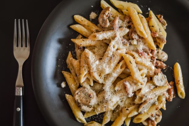 Penne panna, funghi e speck