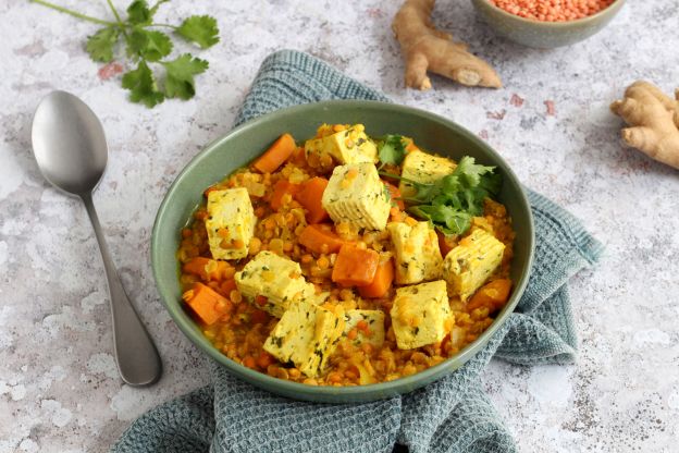 Curry di lenticchie e tofu