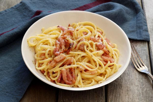 6. Preparare la Carbonara con la panna