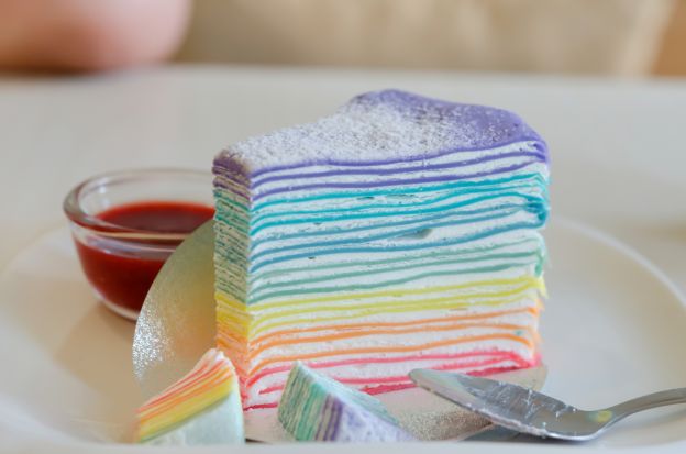 Torta crepe arcobaleno