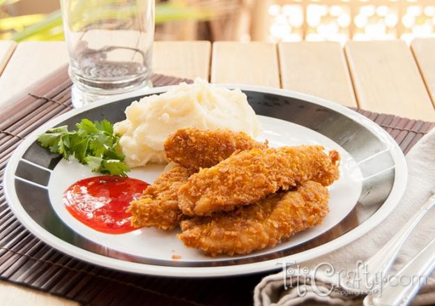 Straccetti di pollo fritto con fiocchi di mais