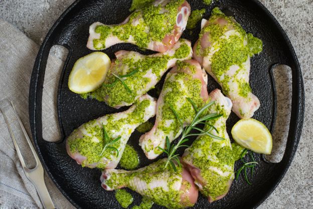 Cosce di pollo al pesto