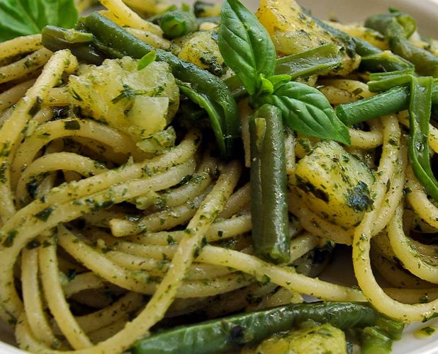 Liguria - Trenette al pesto