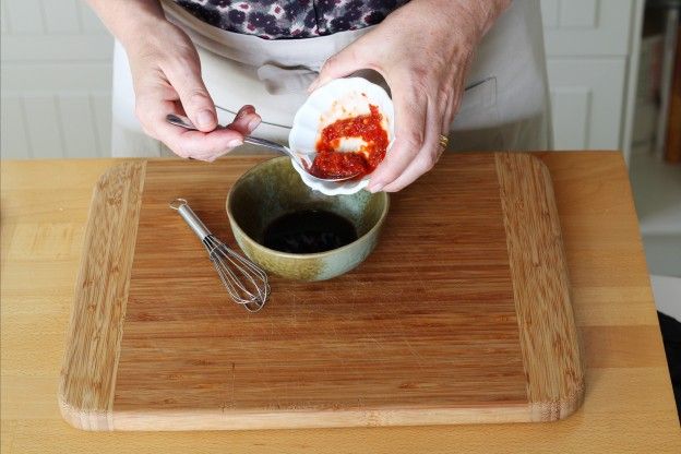 Aggiungete la pasta di peperoncino