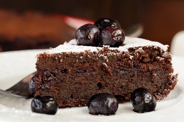 torta al cioccolato e ciliegie