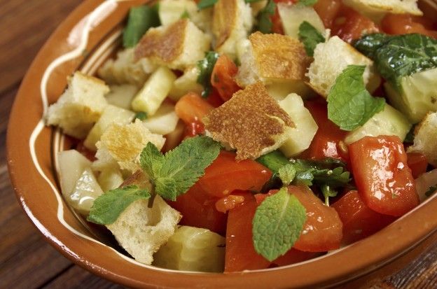 fattoush: insalata di verdure crude