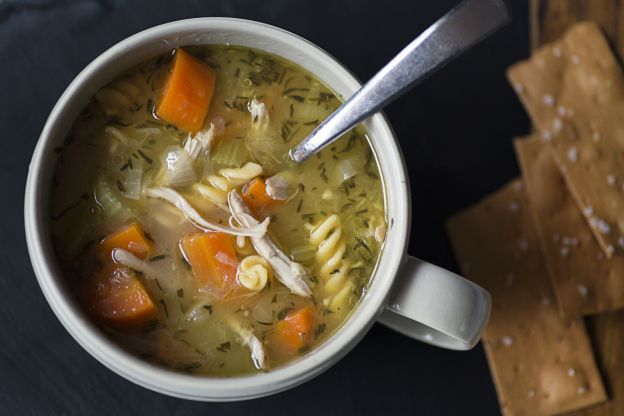 Usale solo petti di pollo nella zuppa di pollo con noodles