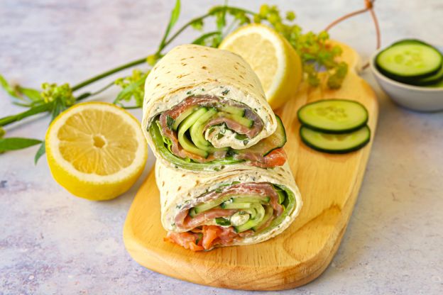 Piadina con salmone e cetriolo