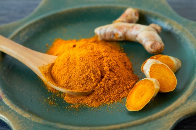 Curcuma per migliorare la digestione e contro l'artrite