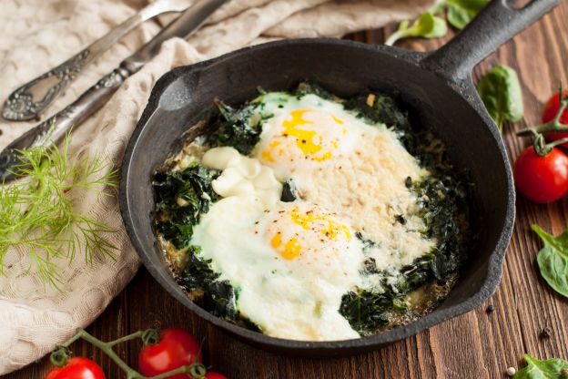 Uova al forno con spinaci