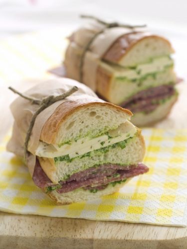 Panino al pesto