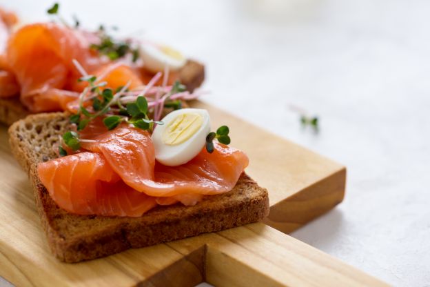 Toast svedesi al salmone