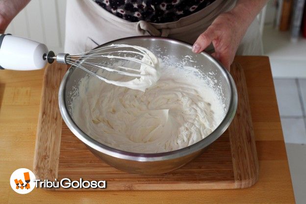 Il giorno successivo montate la crema