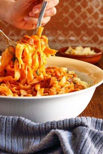 Tagliatelle con ragù di ceci