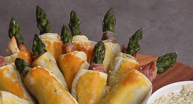 Rotolini di pasta sfoglia agli asparagi