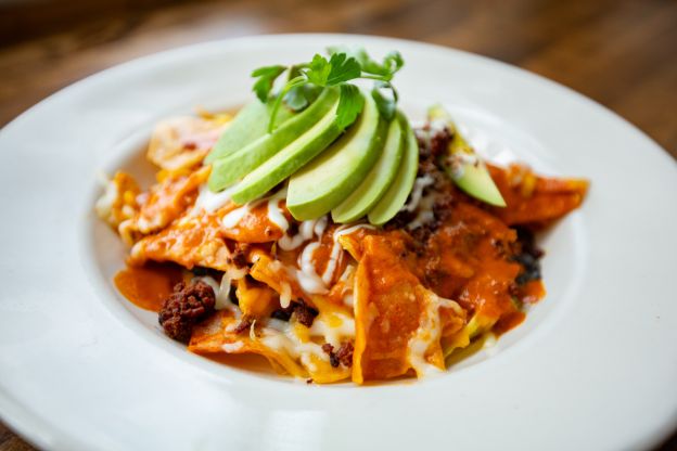 Chilaquiles cremose con chipotle