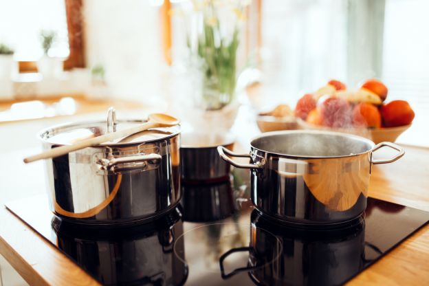 Cuoci la pasta con un coperchio