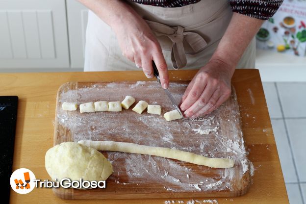 Preparazione degli gnocchi