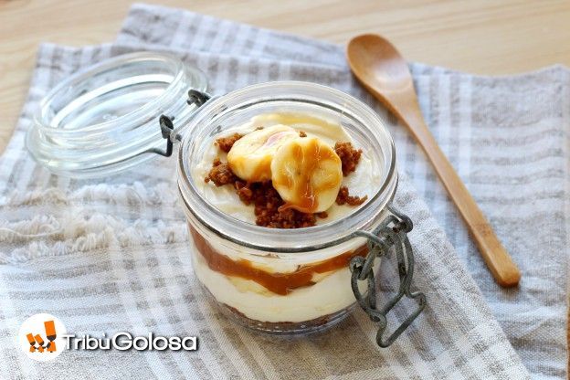 Cheesecake senza cottua con banane e caramello