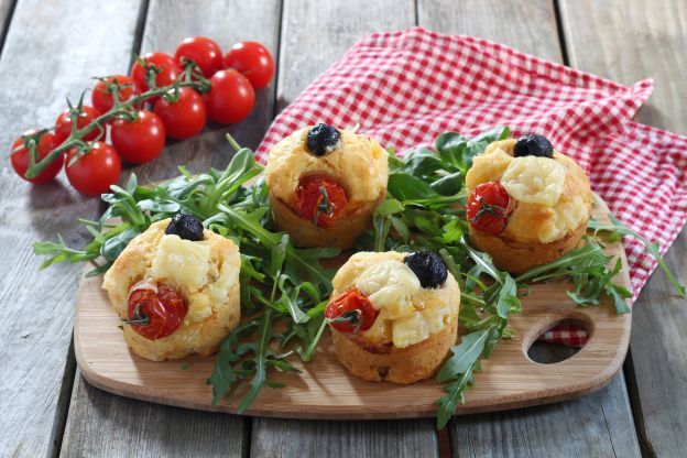 MUFFINS SALATI AL GUSTO PIZZA