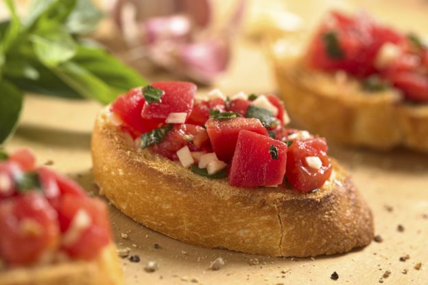 Mini-bruschetta al pomodoro