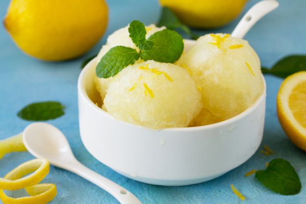 Sorbetto al limone fatto in casa