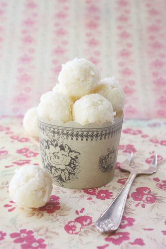 Tartufi con ricotta e cocco