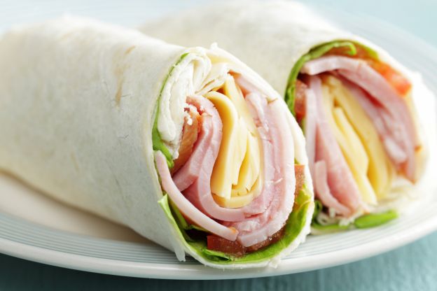 Wrap prosciutto, formaggio ed insalata