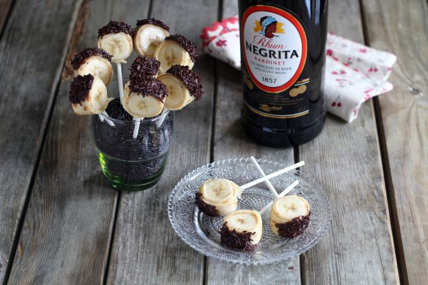 Rotolini di crepes con rhum e banana