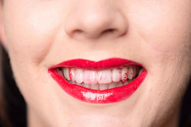 per evitare che il rossetto finisca sulle labbra