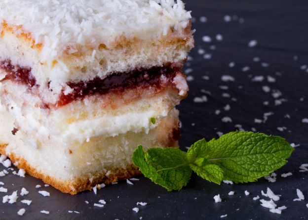 Torta Raffaello alle fragole