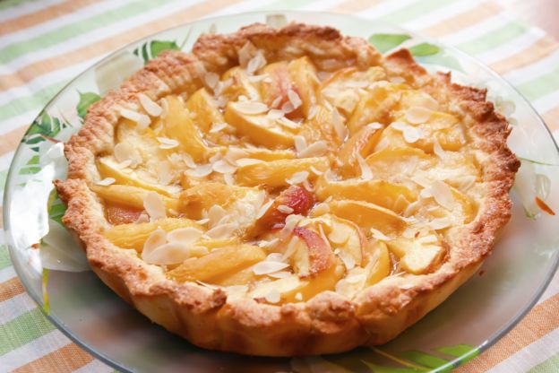 Crostata pesche e mandorle