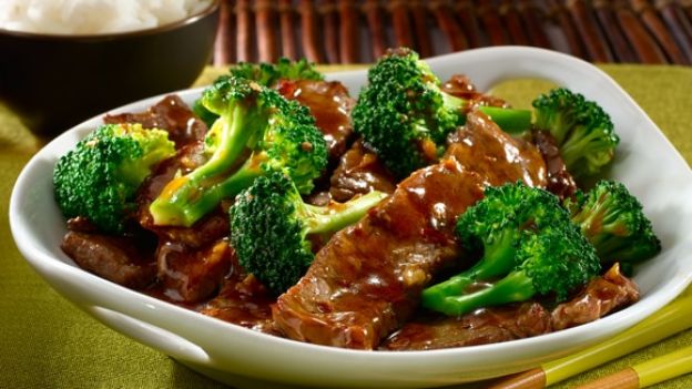 Manzo in salsa di soia con broccoli