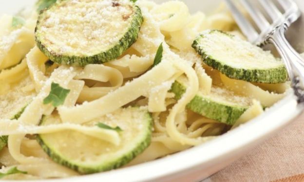 16. Pasta con zucchine