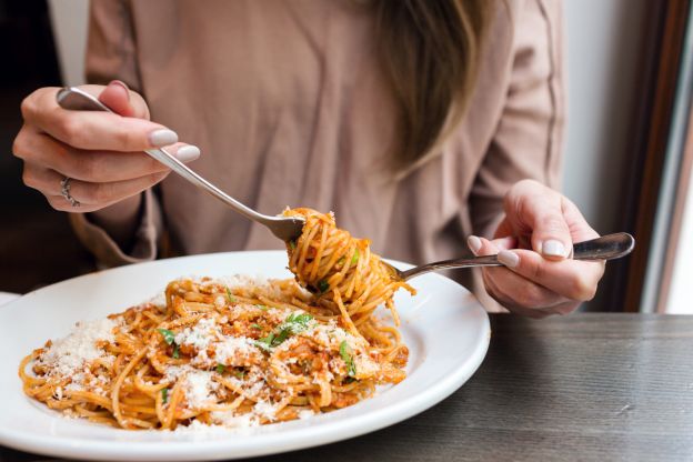 Pasta con crema di carote e curcuma