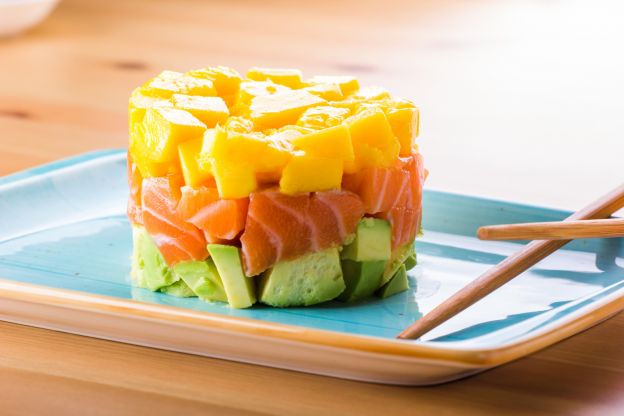 Tartare avocado, salmone e mango