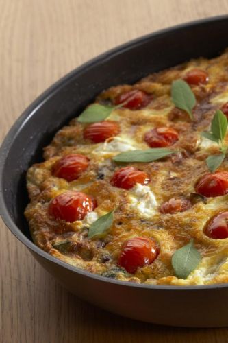 Frittata con formaggio di capra e pomodorini