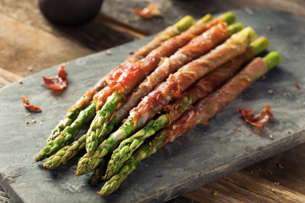 Asparagi al bacon