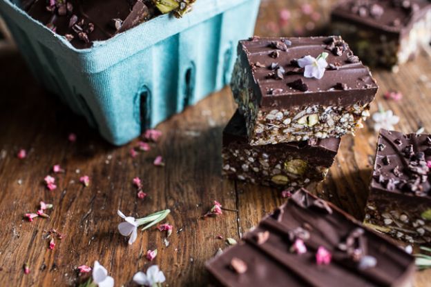 Barrette croccanti con cioccolato e semi