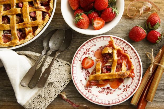 Crostata di rabarbaro e fragole