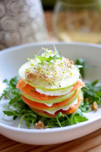 Antipasto di salmone e mela verde