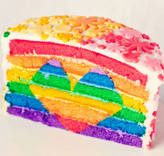 Torta arcobaleno con cuore