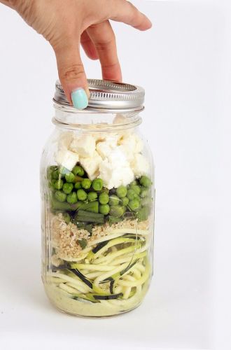 Spaghetti di zucchine, quinoa e feta