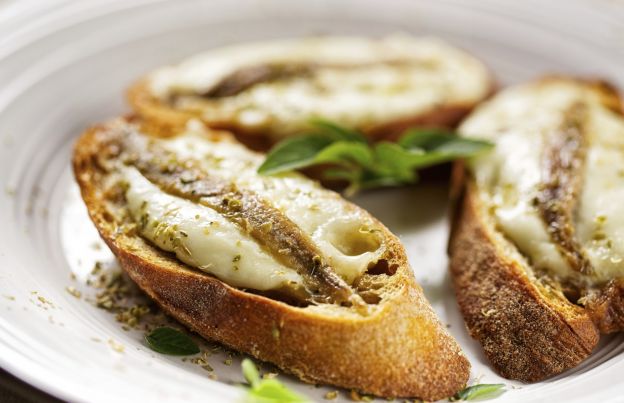 Tartine di aringa affumicata e mousse di finocchio