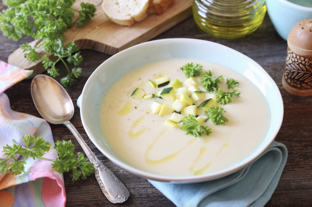 Zuppa di zucchine con zenzero e menta